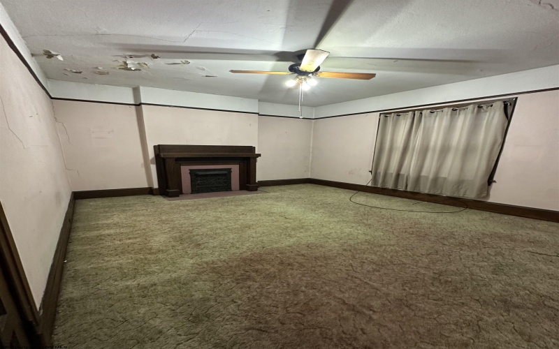 131 7th Street, Weston, West Virginia 26452, 5 Bedrooms Bedrooms, 10 Rooms Rooms,2 BathroomsBathrooms,Single Family Detached,For Sale,7th,10162820