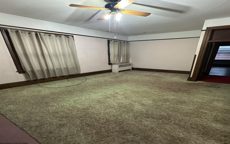 131 7th Street, Weston, West Virginia 26452, 5 Bedrooms Bedrooms, 10 Rooms Rooms,2 BathroomsBathrooms,Single Family Detached,For Sale,7th,10162820