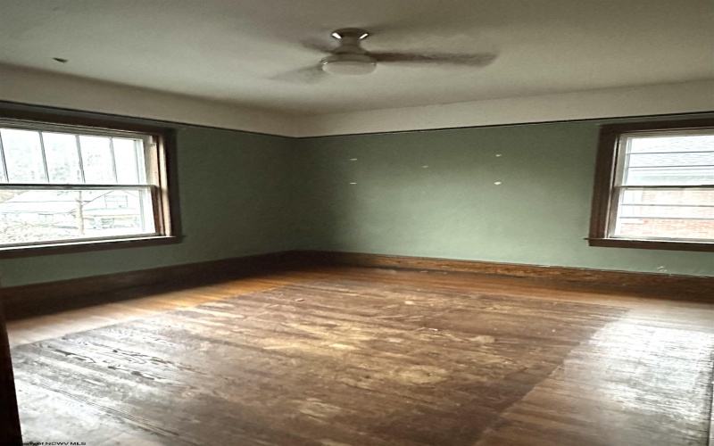 131 7th Street, Weston, West Virginia 26452, 5 Bedrooms Bedrooms, 10 Rooms Rooms,2 BathroomsBathrooms,Single Family Detached,For Sale,7th,10162820