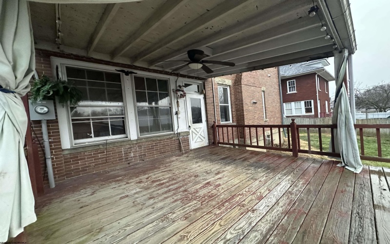 131 7th Street, Weston, West Virginia 26452, 5 Bedrooms Bedrooms, 10 Rooms Rooms,2 BathroomsBathrooms,Single Family Detached,For Sale,7th,10162820