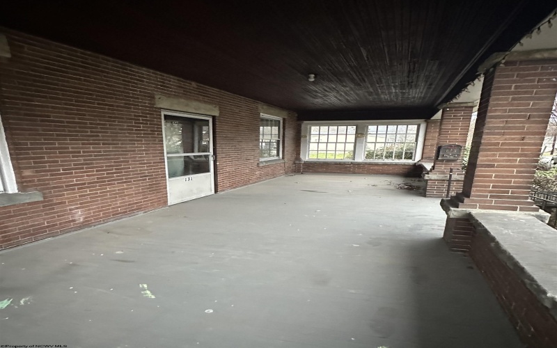 131 7th Street, Weston, West Virginia 26452, 5 Bedrooms Bedrooms, 10 Rooms Rooms,2 BathroomsBathrooms,Single Family Detached,For Sale,7th,10162820