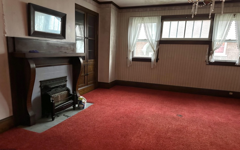 131 7th Street, Weston, West Virginia 26452, 5 Bedrooms Bedrooms, 10 Rooms Rooms,2 BathroomsBathrooms,Single Family Detached,For Sale,7th,10162820