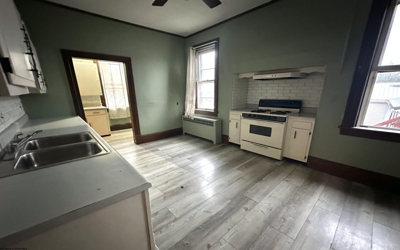 131 7th Street, Weston, West Virginia 26452, 5 Bedrooms Bedrooms, 10 Rooms Rooms,2 BathroomsBathrooms,Single Family Detached,For Sale,7th,10162820