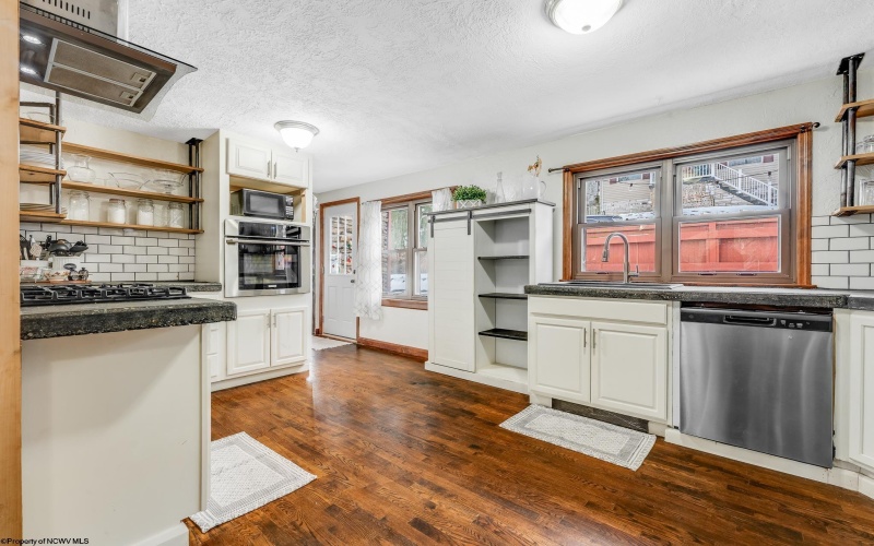 1140 Sunset Drive, Fairmont, West Virginia 26554, 3 Bedrooms Bedrooms, 11 Rooms Rooms,2 BathroomsBathrooms,Single Family Detached,For Sale,Sunset,10162831