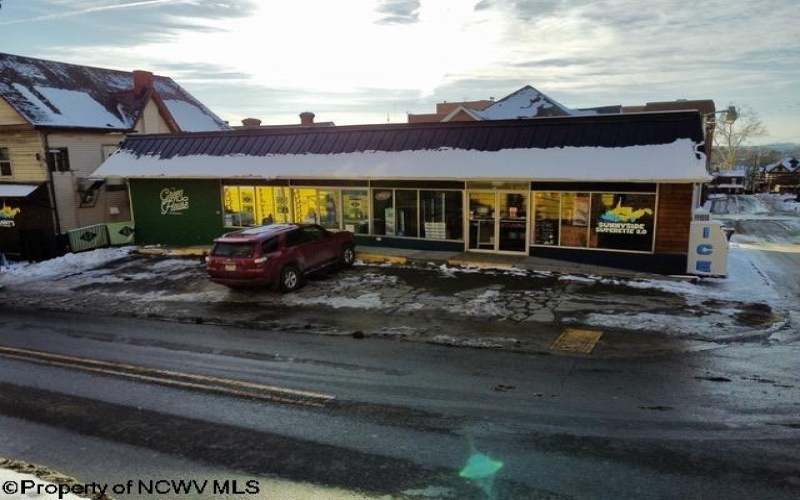 2045 University Avenue, Morgantown, West Virginia 26505, ,Multi-unit/income,For Sale,University,10162829