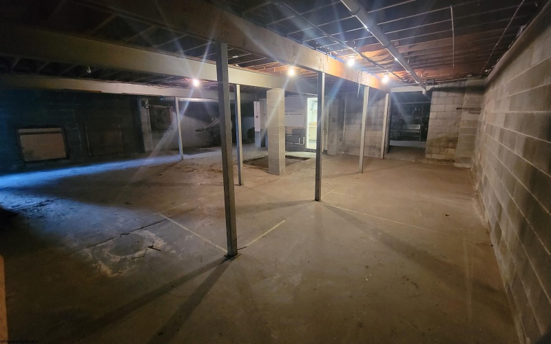 2045 University Avenue, Morgantown, West Virginia 26505, ,Multi-unit/income,For Sale,University,10162829