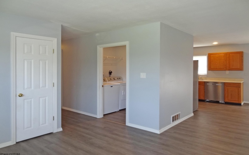 1002 Bakers Ridge Road, Morgantown, West Virginia 26508, 3 Bedrooms Bedrooms, 7 Rooms Rooms,2 BathroomsBathrooms,Residential Rentals,For Rent,Bakers Ridge,10162824