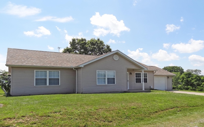 1002 Bakers Ridge Road, Morgantown, West Virginia 26508, 3 Bedrooms Bedrooms, 7 Rooms Rooms,2 BathroomsBathrooms,Residential Rentals,For Rent,Bakers Ridge,10162824