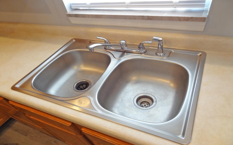 1002 Bakers Ridge Road, Morgantown, West Virginia 26508, 3 Bedrooms Bedrooms, 7 Rooms Rooms,2 BathroomsBathrooms,Residential Rentals,For Rent,Bakers Ridge,10162824