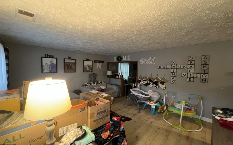 1255 Bellaire Street, Fairmont, West Virginia 26554, 3 Bedrooms Bedrooms, 6 Rooms Rooms,1 BathroomBathrooms,Single Family Detached,For Sale,Bellaire,10162822