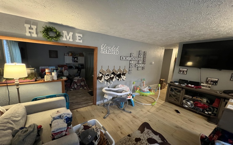 1255 Bellaire Street, Fairmont, West Virginia 26554, 3 Bedrooms Bedrooms, 6 Rooms Rooms,1 BathroomBathrooms,Single Family Detached,For Sale,Bellaire,10162822