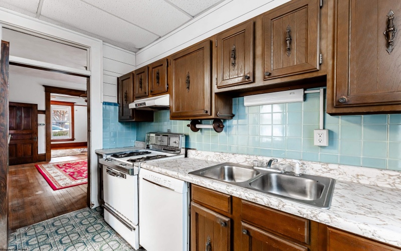 30 West Street, Westover, West Virginia 26501, 4 Bedrooms Bedrooms, 8 Rooms Rooms,1 BathroomBathrooms,Single Family Detached,For Sale,West,10162821