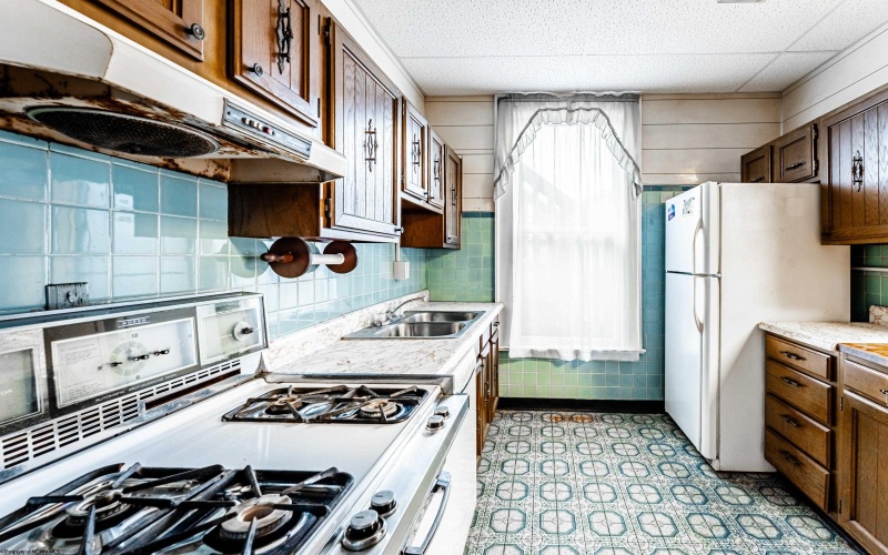 30 West Street, Westover, West Virginia 26501, 4 Bedrooms Bedrooms, 8 Rooms Rooms,1 BathroomBathrooms,Single Family Detached,For Sale,West,10162821