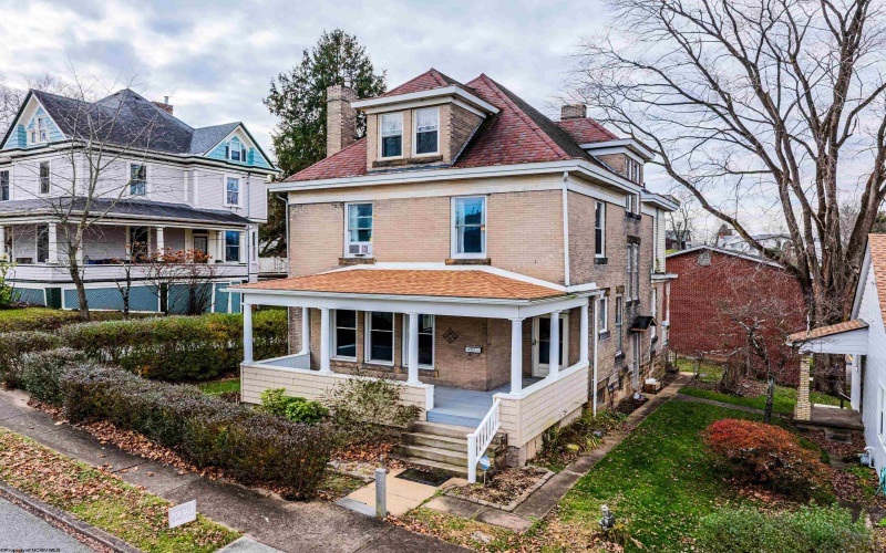 30 West Street, Westover, West Virginia 26501, 4 Bedrooms Bedrooms, 8 Rooms Rooms,1 BathroomBathrooms,Single Family Detached,For Sale,West,10162821