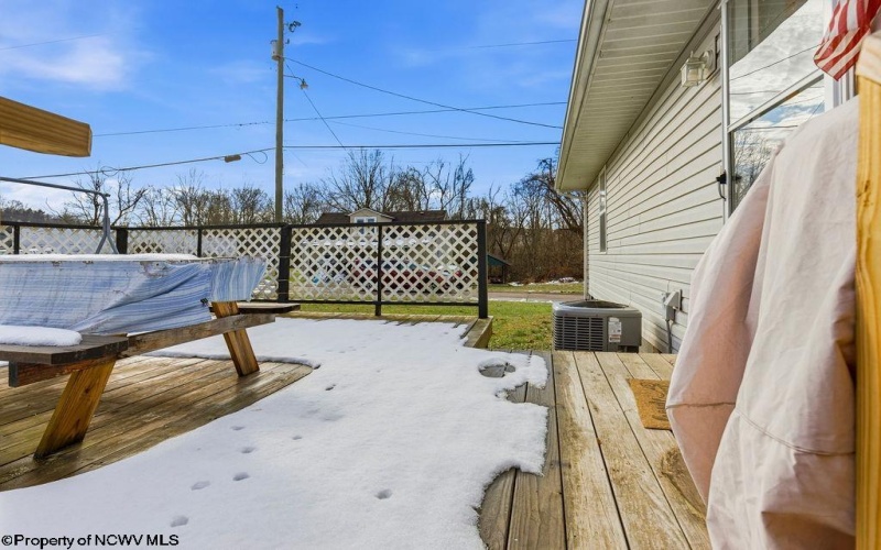 1805 23rd Street, Clarksburg, West Virginia 26301-1530, 3 Bedrooms Bedrooms, 5 Rooms Rooms,2 BathroomsBathrooms,Single Family Detached,For Sale,23rd,10162828