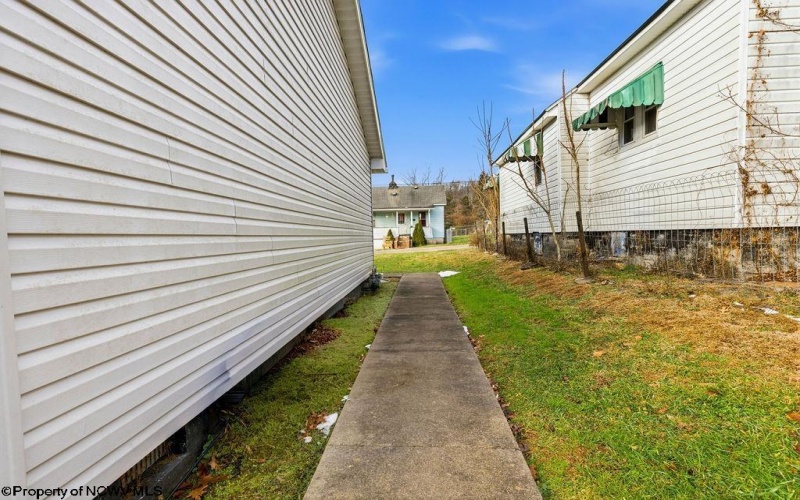 1805 23rd Street, Clarksburg, West Virginia 26301-1530, 3 Bedrooms Bedrooms, 5 Rooms Rooms,2 BathroomsBathrooms,Single Family Detached,For Sale,23rd,10162828