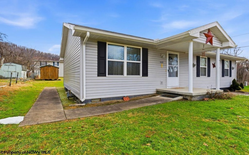 1805 23rd Street, Clarksburg, West Virginia 26301-1530, 3 Bedrooms Bedrooms, 5 Rooms Rooms,2 BathroomsBathrooms,Single Family Detached,For Sale,23rd,10162828