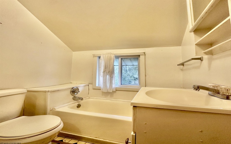 628 Brandon Unit 6 Street, Morgantown, West Virginia 26501, 2 Bedrooms Bedrooms, 4 Rooms Rooms,1 BathroomBathrooms,Residential Rentals,For Rent,Brandon Unit 6,10162833