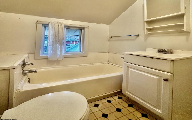 628 Brandon Unit 6 Street, Morgantown, West Virginia 26501, 2 Bedrooms Bedrooms, 4 Rooms Rooms,1 BathroomBathrooms,Residential Rentals,For Rent,Brandon Unit 6,10162833