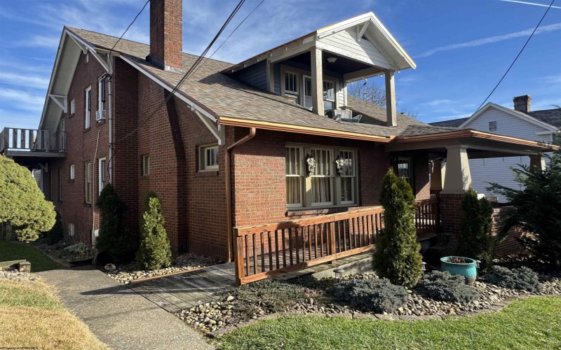 815 Fourth Street, Fairmont, West Virginia 26554, 5 Bedrooms Bedrooms, 10 Rooms Rooms,3 BathroomsBathrooms,Single Family Detached,For Sale,Fourth,10162836