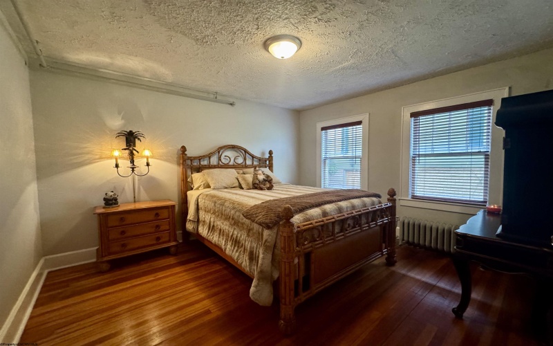 815 Fourth Street, Fairmont, West Virginia 26554, 5 Bedrooms Bedrooms, 10 Rooms Rooms,3 BathroomsBathrooms,Single Family Detached,For Sale,Fourth,10162836