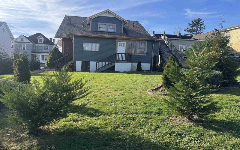 815 Fourth Street, Fairmont, West Virginia 26554, 5 Bedrooms Bedrooms, 10 Rooms Rooms,3 BathroomsBathrooms,Single Family Detached,For Sale,Fourth,10162836