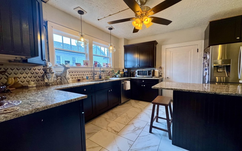 815 Fourth Street, Fairmont, West Virginia 26554, 5 Bedrooms Bedrooms, 10 Rooms Rooms,3 BathroomsBathrooms,Single Family Detached,For Sale,Fourth,10162836