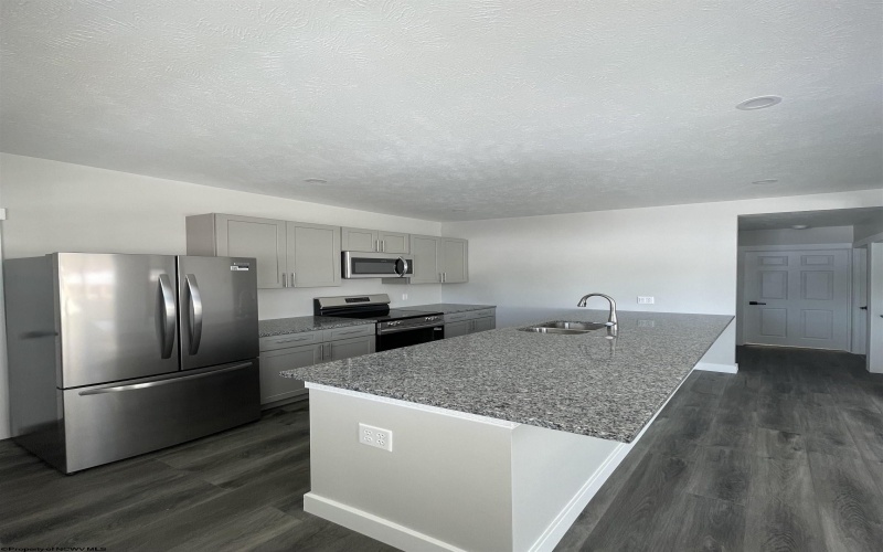 130 Hunsaker Street, Fairmont, West Virginia 26554, 3 Bedrooms Bedrooms, 6 Rooms Rooms,1 BathroomBathrooms,Single Family Detached,For Sale,Hunsaker,10162841