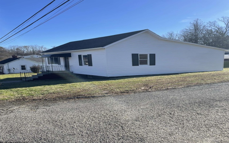 130 Hunsaker Street, Fairmont, West Virginia 26554, 3 Bedrooms Bedrooms, 6 Rooms Rooms,1 BathroomBathrooms,Single Family Detached,For Sale,Hunsaker,10162841