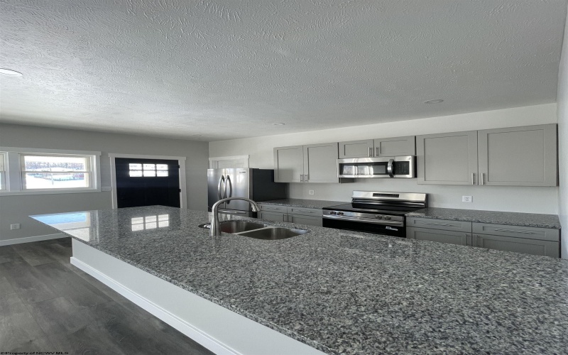 130 Hunsaker Street, Fairmont, West Virginia 26554, 3 Bedrooms Bedrooms, 6 Rooms Rooms,1 BathroomBathrooms,Single Family Detached,For Sale,Hunsaker,10162841