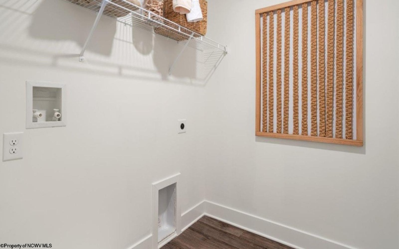 924 Bunker Court, Maidsville, West Virginia 26541, 4 Bedrooms Bedrooms, 7 Rooms Rooms,2 BathroomsBathrooms,Single Family Detached,For Sale,Bunker,10162838