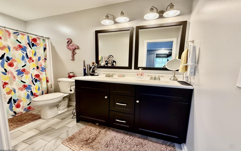 28 Misty Lane, Fairmont, West Virginia 26554, 3 Bedrooms Bedrooms, 6 Rooms Rooms,2 BathroomsBathrooms,Single Family Attached,For Sale,Misty,10162845