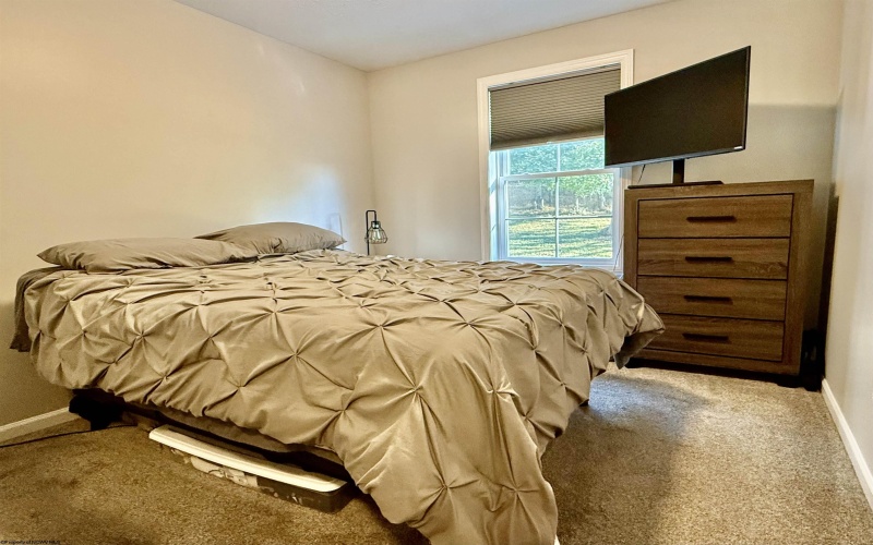 28 Misty Lane, Fairmont, West Virginia 26554, 3 Bedrooms Bedrooms, 6 Rooms Rooms,2 BathroomsBathrooms,Single Family Attached,For Sale,Misty,10162845