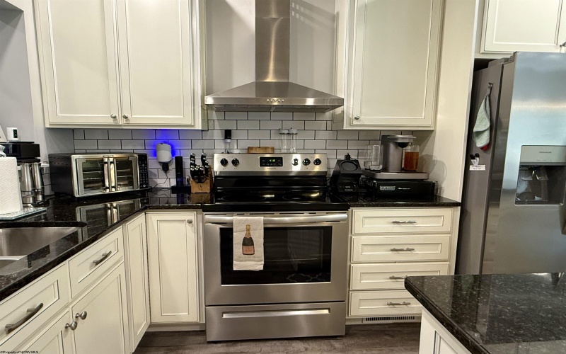 28 Misty Lane, Fairmont, West Virginia 26554, 3 Bedrooms Bedrooms, 6 Rooms Rooms,2 BathroomsBathrooms,Single Family Attached,For Sale,Misty,10162845