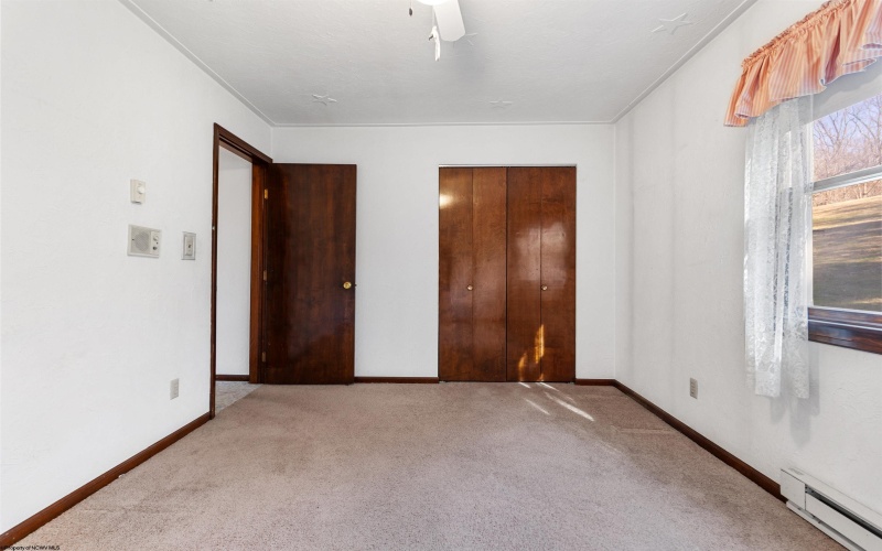 3339 Fairmont Avenue, Fairmont, West Virginia 26554, 4 Bedrooms Bedrooms, 10 Rooms Rooms,2 BathroomsBathrooms,Single Family Detached,For Sale,Fairmont,10162852