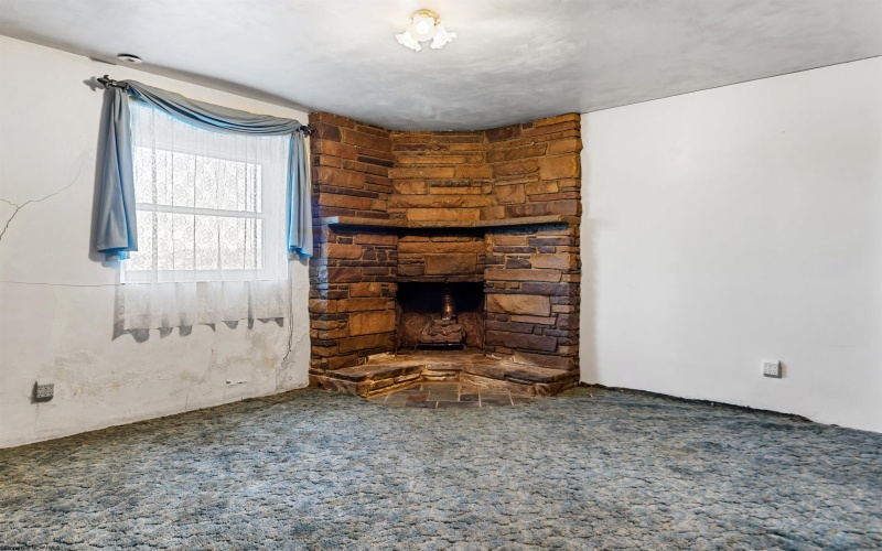 3339 Fairmont Avenue, Fairmont, West Virginia 26554, 4 Bedrooms Bedrooms, 10 Rooms Rooms,2 BathroomsBathrooms,Single Family Detached,For Sale,Fairmont,10162852