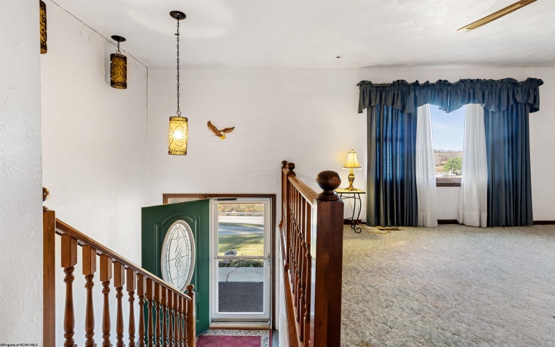 3339 Fairmont Avenue, Fairmont, West Virginia 26554, 4 Bedrooms Bedrooms, 10 Rooms Rooms,2 BathroomsBathrooms,Single Family Detached,For Sale,Fairmont,10162852