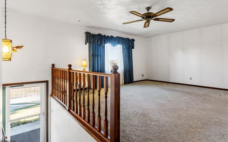 3339 Fairmont Avenue, Fairmont, West Virginia 26554, 4 Bedrooms Bedrooms, 10 Rooms Rooms,2 BathroomsBathrooms,Single Family Detached,For Sale,Fairmont,10162852