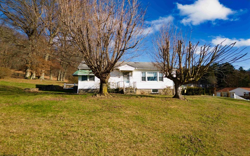 1425 Pleasant Valley Road, Fairmont, West Virginia 26554, 3 Bedrooms Bedrooms, 7 Rooms Rooms,2 BathroomsBathrooms,Single Family Detached,For Sale,Pleasant Valley,10162850