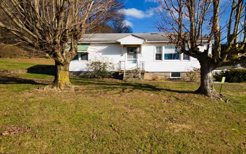1425 Pleasant Valley Road, Fairmont, West Virginia 26554, 3 Bedrooms Bedrooms, 7 Rooms Rooms,2 BathroomsBathrooms,Single Family Detached,For Sale,Pleasant Valley,10162850