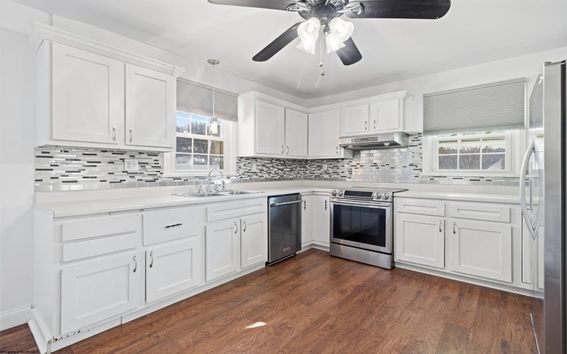 1425 Pleasant Valley Road, Fairmont, West Virginia 26554, 3 Bedrooms Bedrooms, 7 Rooms Rooms,2 BathroomsBathrooms,Single Family Detached,For Sale,Pleasant Valley,10162850