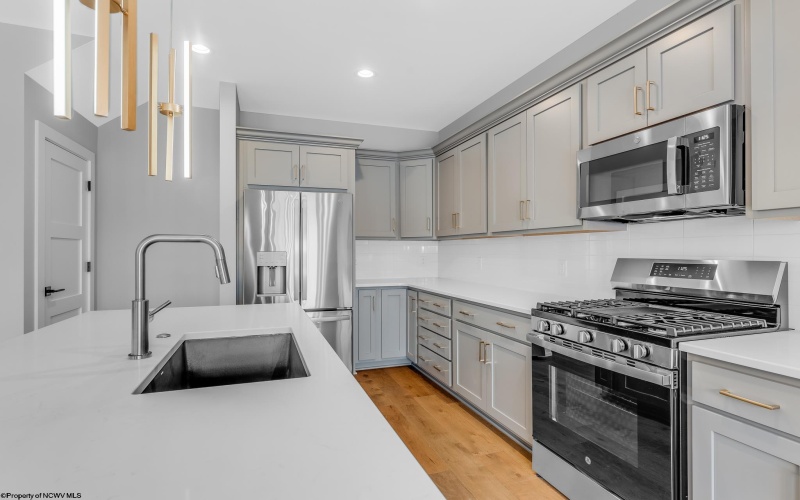 1647 Van Voorhis Road, Morgantown, West Virginia 26508, 4 Bedrooms Bedrooms, 8 Rooms Rooms,4 BathroomsBathrooms,Residential Rentals,For Rent,Van Voorhis,10162854