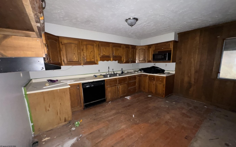 365 Shumaker Road, Buckhannon, West Virginia 26201, 3 Bedrooms Bedrooms, 8 Rooms Rooms,1 BathroomBathrooms,Single Family Detached,For Sale,Shumaker,10162863