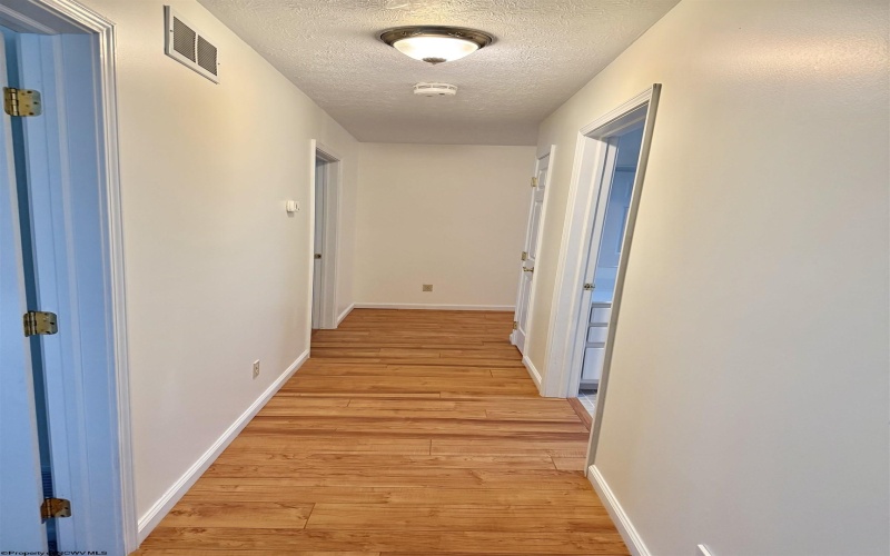 410 Pineview Drive, Thomas, West Virginia 26292-8018, 2 Bedrooms Bedrooms, 7 Rooms Rooms,2 BathroomsBathrooms,Single Family Attached,For Sale,Pineview,10162866