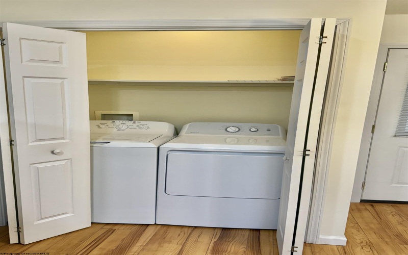 410 Pineview Drive, Thomas, West Virginia 26292-8018, 2 Bedrooms Bedrooms, 7 Rooms Rooms,2 BathroomsBathrooms,Single Family Attached,For Sale,Pineview,10162866