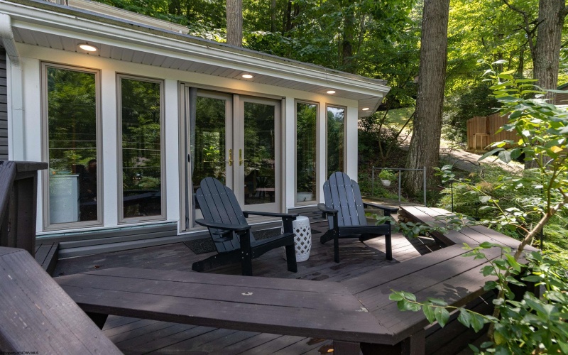 1430 Lake Floyd Circle, Bristol, West Virginia 26426, 3 Bedrooms Bedrooms, 6 Rooms Rooms,2 BathroomsBathrooms,Single Family Detached,For Sale,Lake Floyd,10162870