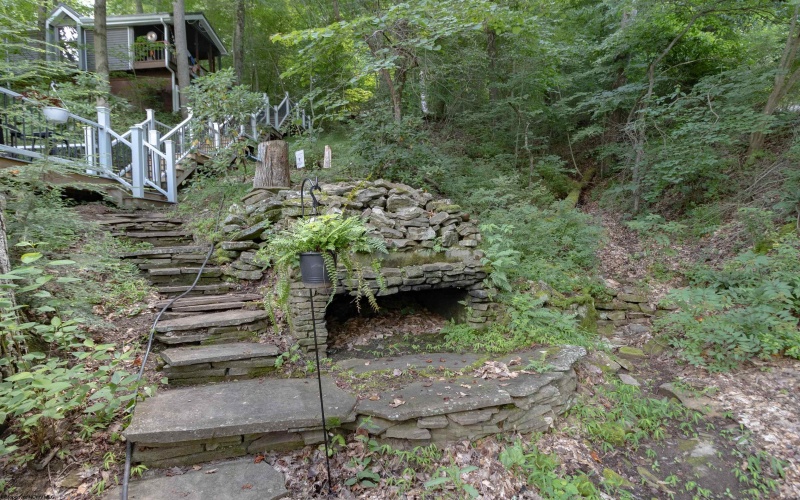 1430 Lake Floyd Circle, Bristol, West Virginia 26426, 3 Bedrooms Bedrooms, 6 Rooms Rooms,2 BathroomsBathrooms,Single Family Detached,For Sale,Lake Floyd,10162870