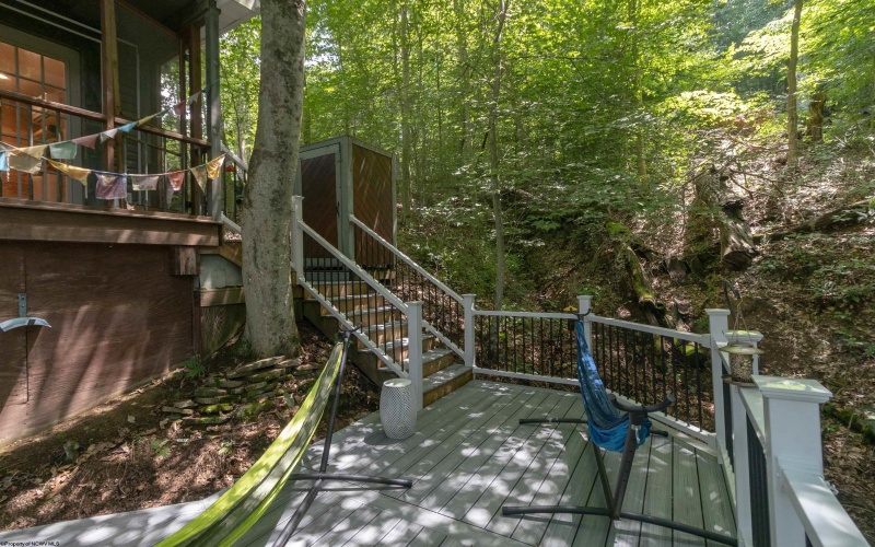 1430 Lake Floyd Circle, Bristol, West Virginia 26426, 3 Bedrooms Bedrooms, 6 Rooms Rooms,2 BathroomsBathrooms,Single Family Detached,For Sale,Lake Floyd,10162870