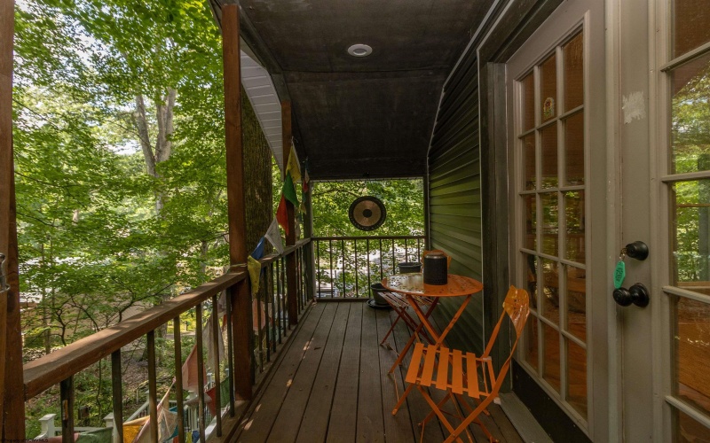 1430 Lake Floyd Circle, Bristol, West Virginia 26426, 3 Bedrooms Bedrooms, 6 Rooms Rooms,2 BathroomsBathrooms,Single Family Detached,For Sale,Lake Floyd,10162870