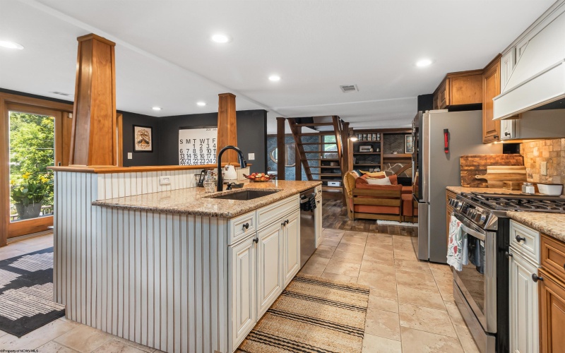 1430 Lake Floyd Circle, Bristol, West Virginia 26426, 3 Bedrooms Bedrooms, 6 Rooms Rooms,2 BathroomsBathrooms,Single Family Detached,For Sale,Lake Floyd,10162870